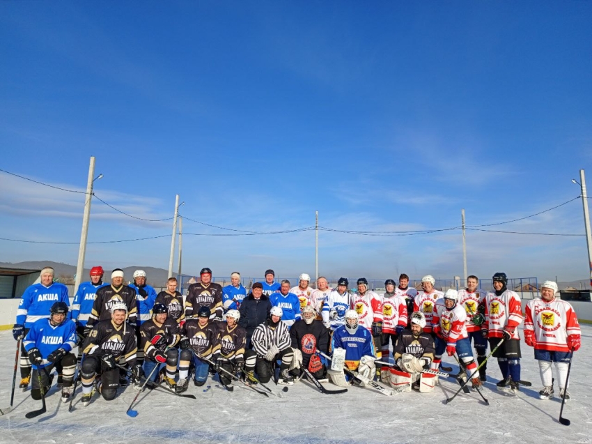 27 января на ледовой площадке Дома спорта «Иля» прошел турнир по хоккею с шайбой среди ветеранов 